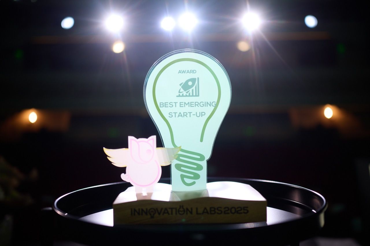 Trophäe als bestes aufstrebendes Startup bei den Innovation Labs Awards